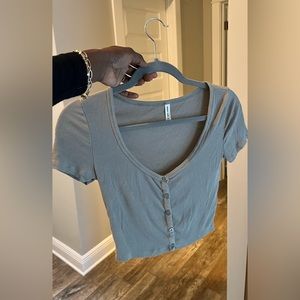 Aritzia Sunday Best sage green henley crop top size XS